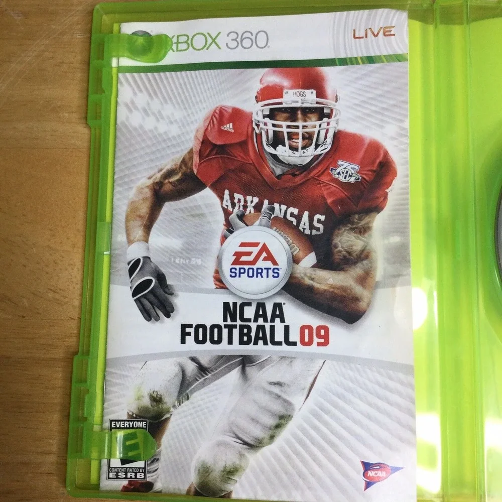 MICROSOFT‎ XBOX EA SPORTS NCAA FOOTBALL 2004 And 2009